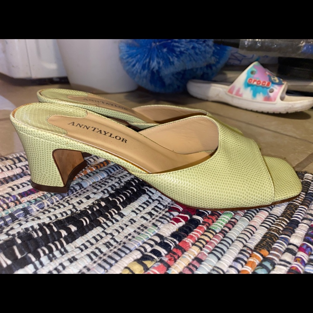 cutest light green shoes with small heel